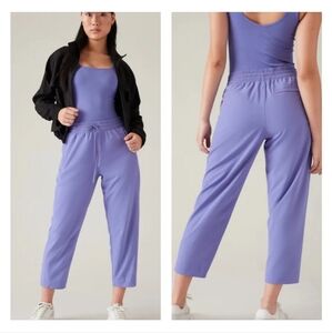 Athleta the arrival pant Pull on lightweight UPF 50+ stretch slightly Cropped 6.